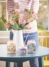 Carica l'immagine nel visualizzatore di Gallery, Yankee Candle Candela Grande Vaso, Paroline Dolci, 623gr - Ilgrandebazar