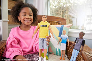 Barbie-GDV14 Ken Bambola con Felpa Gialla e Pantaloncini, Bambini di 3+... - Ilgrandebazar