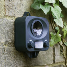 Carica l'immagine nel visualizzatore di Gallery, PestBye Repellente per Gatti - Scaccia (Batterie) Batterie - Ilgrandebazar