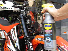 Carica l'immagine nel visualizzatore di Gallery, WD-40 Specialist Moto - Detergente Universale Spray - 1 Lt - Ilgrandebazar