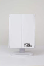 Carica l'immagine nel visualizzatore di Gallery, *Nuovo* Specchio per Trucco Ingranditore - illuminato a LED con Bianco - Ilgrandebazar