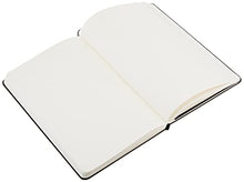 Carica l'immagine nel visualizzatore di Gallery, Amazon Basics Taccuino classico con pagine bianche, Misura Grande, Nero, 13.5 x 21 cm