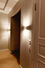 Carica l'immagine nel visualizzatore di Gallery, Applique in Gesso Ceramico Cubo - Attacco G9 - Lampada da muro per spazi interni, camera, corridoio, soggiorno - Lampadina intercambiabile - Verniciabile - Design Moderno