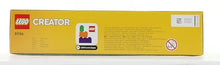 Carica l&#39;immagine nel visualizzatore di Gallery, LEGO Creator Pappagallo Esotico, Set 3 in 1 con Pesce e Rana, Animali Giocattolo da Costruire, Giochi Creativi per Bambini e Bambine da 7 Anni in su con Figure della Giungla, Idee Regalo 31136