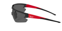 Carica l'immagine nel visualizzatore di Gallery, Milwaukee Unisex High Performance Schutzbrille Getönt, mit Abnehmbarer Schaumstoffauflage Brillen (1er Pack)