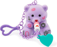 Carica l'immagine nel visualizzatore di Gallery, Coccolotti Love&amp;Tell 4ever - Orsetto Lilla, Con Funzione Registrazione e Portachiavi Charm, Animali Interattivi Giocattolo,Per Bambini 4 Anni +, Giochi Preziosi
