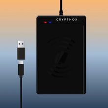 Carica l'immagine nel visualizzatore di Gallery, Cryptnox Lettore di Smart Card senza contatto – Conforme ISO 14443 e Mifare® | Connettività USB Type-C e Type-A | Autenticazione sicura per pagamenti elettronici, e-commerce, controllo accessi e altro