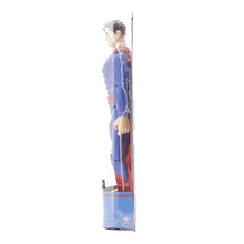 Carica l'immagine nel visualizzatore di Gallery, dc comics | SUPERMAN | Personaggio Superman 30 cm | Personaggio 30 cm con decorazioni originali, mantello e 11 punti di articolazione - Giocattoli per bambini e bambine dai 3 anni