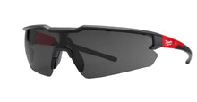 Carica l'immagine nel visualizzatore di Gallery, Milwaukee Unisex High Performance Schutzbrille Getönt, mit Abnehmbarer Schaumstoffauflage Brillen (1er Pack)