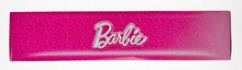 Carica l&#39;immagine nel visualizzatore di Gallery, Barbie - Set Camera da letto di Barbie, include una bambola in pigiama rosa e pantofole, un gattino, letto, specchiera e comodino, 20+ accessori a tema, giocattolo per bambini, 3+ anni, HPT55