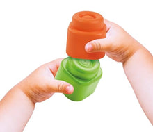 Carica l&#39;immagine nel visualizzatore di Gallery, Clementoni - Mattoncini Costruzioni Morbide Soft Clemmy, Set 10 Mattoncini di Gomma Prima Infanzia per Bambini 6 Mesi, Gioco Sensoriale Impilabile e Lavabili, Made In Italy, 17988