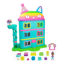 Carica l&#39;immagine nel visualizzatore di Gallery, Gabby&#39;s Dollhouse, la Casa delle Bambole di Gabby a Tema Festa, 15 Pezzi a Tema Arcobaleno, Personaggi e Mobili per la Casa delle Bambole con Effetti Sonori, Alta 60 cm, 3+ Anni
