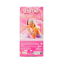 Carica l&#39;immagine nel visualizzatore di Gallery, Barbie The Movie - Margot Robbie, bambola del film Barbie da collezione con abito vintage a quadretti rosa e bianco e collana con margherita, giocattolo per bambini, 3+ anni, HPJ96