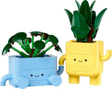 Carica l'immagine nel visualizzatore di Gallery, LEGO Botanicals Piantine Felici Giocattolo - Kit di Arti e Mestieri per Bambine con 2 Piante Artificiali, 2 Vasi di Fiori e Facce Intercambiabili - Regali per Ragazze da 9 Anni Fan della Natura, 10349
