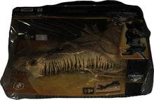 Carica l'immagine nel visualizzatore di Gallery, Mattel Jurassic World - T-Rex Caccia e Divora, dinosauro action figure con azione d'attacco doppio morso, suoni e attrezzatura di tracciamento, giocattolo per bambini, 4+ anni, HNT62