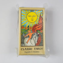 Carica l'immagine nel visualizzatore di Gallery, Pelucton Tarocchi Carte Italiano con Manuale per Principianti, Tarocchi Classici con Numeri Moderni e Nomi delle Carte in Italiano e in Inglese.