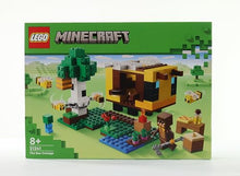 Carica l'immagine nel visualizzatore di Gallery, LEGO 21241 Minecraft Il Cottage dell’Ape, Modellino da Costruire della Fattoria, Giochi per Bambini, Bambine, Ragazzi e Ragazze con Bimbo Zombie e Animali Giocattolo, Idee Regalo