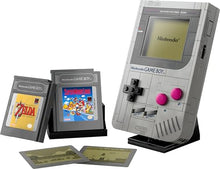 Carica l'immagine nel visualizzatore di Gallery, LEGO Super Mario Game Boy Set da Costruzione per Adulti - Modello da Esposizione Nintendo con 2 Cartucce con Schermi Lenticolari Incluso Zelda e Stand - Regalo Retrò per i Fan dei Videogiochi - 72046