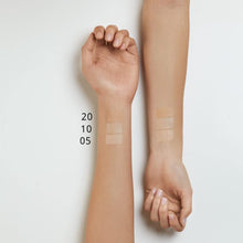 Carica l'immagine nel visualizzatore di Gallery, essence Skin lovin' SENSITIVE CORRETTORE VISO idratante glow (3,5 ml)