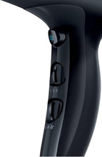 Carica l&#39;immagine nel visualizzatore di Gallery, Remington Asciugacapelli 2200W, Leggero, Con Ioni per risultati piu Luminosi e meno Crespi, Bacchetta per styling, 3 livelli di riscaldamento e 2 di ventola, livelli di raffreddamento,Pro-Air D5210