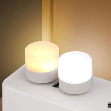 Carica l'immagine nel visualizzatore di Gallery, Mini lampadina a LED USB, senza sensore di luce, plug-in, bianco caldo, compatta, ideale per camera da letto, bagno, cuc