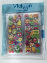 Carica l&#39;immagine nel visualizzatore di Gallery, Vicloon Adesivi per Bambini 550+ Adesivi 3D, Puffy Adesivi per Regali Gratificanti Scrapbooking Inclusi Animali, Pesci, Dinosauri, Numeri, Frutta, Camion, Aeroplani e Altro(22 Fogli)