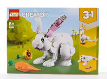 Carica l'immagine nel visualizzatore di Gallery, LEGO Creator Coniglio Bianco, Set di Costruzioni, Animali Giocattolo per Bambini da 8 Anni in su con Coniglietto, Foca e Pappagallo, Giochi 3 in 1 in Mattoncini 31133