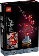Carica l&#39;immagine nel visualizzatore di Gallery, LEGO Icons Albicocco Giapponese, Fiore Finto Artificiale da Costruire per Adulti, Decorazione Floreale per Casa dalla Botanical Collection, Idea Regalo per Donna, Uomo, Lei o Lui, Hobby Creativo 10369