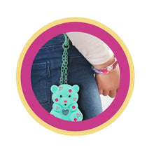 Carica l'immagine nel visualizzatore di Gallery, Giochi Preziosi COCCOLOTTI, Orso Interattivo, Che Ti Fa Baci, Effetti Luminosi, Modello Rosa, per Bambini dai 3 Anni CCL093