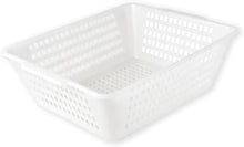 Carica l'immagine nel visualizzatore di Gallery, IPEA Cesta Forata in Plastica Rettangolare Multiuso - Made in Italy - 33 x 33 x 16 cm - Cesto per Bucato, Casa, Bagno, Biancheria - Bacinella con Fori - Contenitore Traforato - Vaschetta Bianca