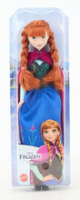 Carica l'immagine nel visualizzatore di Gallery, Mattel Disney Frozen - Anna, bambola con abito elegante e accessori ispirati al film Dsney Frozen 1, giocattolo per bambini, 3+ anni, HLW49