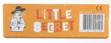 Carica l'immagine nel visualizzatore di Gallery, ATM Gaming LITTLE SECRET - Giochi da tavolo - Gioco di Bluff, creatività e di sospetto - Divertente gioco da tavolo per bambini e adulti - 10+Anni - Giochi di Società