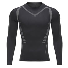 Carica l&#39;immagine nel visualizzatore di Gallery, Smatstyle Maglietta Compressione Uomo Traspirante da Asciugatura Rapida Maglia Termica Manica Lunga per Allenamento Palestra Corsa (IT, Testo, L, Regular, Regular, Nero)