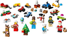 Carica l'immagine nel visualizzatore di Gallery, LEGO City Calendario dell'Avvento 2025 per Bambini e Bambine da 5 Anni - Gioco per il Conto alla Rovescia di Natale con 24 Sorprese tra cui Treno, Auto, Trattore e 7 Minifigure - Idea Regalo - 60475