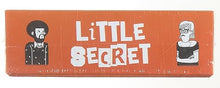 Carica l'immagine nel visualizzatore di Gallery, ATM Gaming LITTLE SECRET - Giochi da tavolo - Gioco di Bluff, creatività e di sospetto - Divertente gioco da tavolo per bambini e adulti - 10+Anni - Giochi di Società