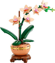 Carica l'immagine nel visualizzatore di Gallery, LEGO Botanicals Mini-Orchidea, Set di Fiori Finti con Vaso, Bocciolo e Foglie Artificiali, Botanical Collection per Adulti, Decorazione di Natale per Casa, Idea Regalo per Donna o Uomo 10343