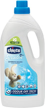 Carica l'immagine nel visualizzatore di Gallery, Artsana Chicco Sensitive Detersivo Bucato Ipoallergenico, rimuove Macchie e Odori, 0+ Mesi - 1.5 L