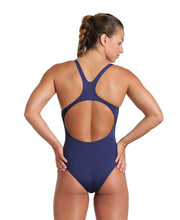Carica l'immagine nel visualizzatore di Gallery, ARENA Solid Swim PRO Team Costume Intero Donna, Costume da Bagno ad Asciugatura Rapida, Costume da Bagno Sportivo in Tessuto MaxLife Eco con Massima Resistenza al Cloro e Protezione UV UPF 50+