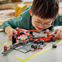 Carica l'immagine nel visualizzatore di Gallery, LEGO City Pit Stop e Meccanici con Monoposto Ferrari F1 - Kit Officina da Costruire con Macchina Giocattolo, Minifigure e Accessori, Giochi per Bambini da 6 Anni Fan delle Auto da Corsa Sportive 60443
