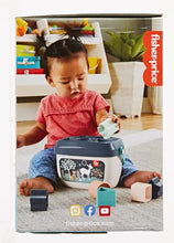 Carica l'immagine nel visualizzatore di Gallery, Fisher-Price - Blocchi Assortiti Cerbiatto blu, Set di 10 Blocchi da Impilare e Identificare per Neonati dai 6 Mesi in su, Giocattolo per Bambini 6+ Mesi, HJP20 [Esclusivo Amazon]