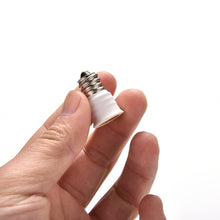 Carica l'immagine nel visualizzatore di Gallery, ShuoHui 2 adattatori per convertitore da E12 a E14 per lampadine a LED (E12 a E14)
