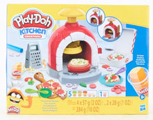 Carica l&#39;immagine nel visualizzatore di Gallery, Play-Doh Kitchen Creations - La Pizzeria, playset con 6 vasetti di Pasta modellabile e 8 Accessori