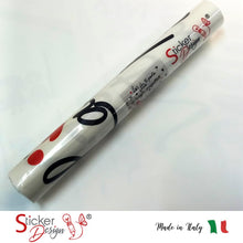 Carica l'immagine nel visualizzatore di Gallery, Adesivo Murale Wall Stickers Frase Citazione Adesivi Murali Decorazione interni LA VITA TI PORTA IN LUOGHI INASPETTATI L'AMORE TI PORTA A CASA Misura 110 x 60 cm Stickerdesign