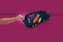 Carica l'immagine nel visualizzatore di Gallery, Fisher-Price DC Batwheels - Bat-Autotreno, playset Autotreno con rampa e veicolo Bam Batmobile in scala 1:55 incluso, può contenere 7 macchinine die-cast, giocattolo per bambini, 3+ anni, HMX07