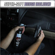 Carica l'immagine nel visualizzatore di Gallery, Pulisce la tappezzeria in tessuto e Alcantara per sedili e tappetini dell'auto, Detergente per interni auto Nuovo profumo - BassMotor Ultimate Interior 500ml + Spazzola