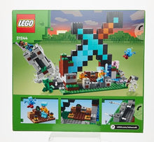 Carica l&#39;immagine nel visualizzatore di Gallery, LEGO Minecraft L&#39;Avamposto della Spada Giocattolo da Costruire con Figure di Creeper, Soldato, Guerriero Guardiano e Scheletro, Giochi per Bambini e Bambine da 8 Anni, Idea Regalo di Compleanno 21244