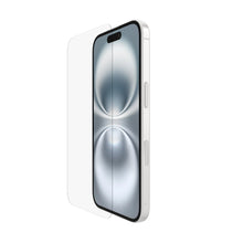 Carica l'immagine nel visualizzatore di Gallery, Belkin ScreenForce UltraGlass 2 Pellicola Vetro per iPhone 16, antigraffio, con durezza di 9H, include un supporto di al