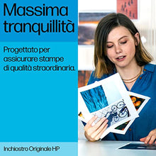 Carica l'immagine nel visualizzatore di Gallery, HP 302 Tricromia, F6U65AE, Cartuccia Originale HP da 165 Pagine, Compatibile con Stampanti HP DeskJet 1110, 2330, 3630, 3830, 4650; HP ENVY 4520 serie; HP OfficeJet 3830 serie
