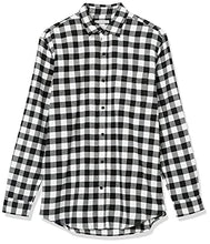 Carica l'immagine nel visualizzatore di Gallery, Amazon Essentials Camicia in Flanella a Maniche Lunghe (Disponibile in Taglie Extra Forti) Uomo, Nero Buffalo Plaid, XL