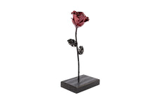 Carica l'immagine nel visualizzatore di Gallery, Forging Art Bcn Rosa Eterna in Ferro Forgiato a Mano con Piedistallo (Rosso/Nero)